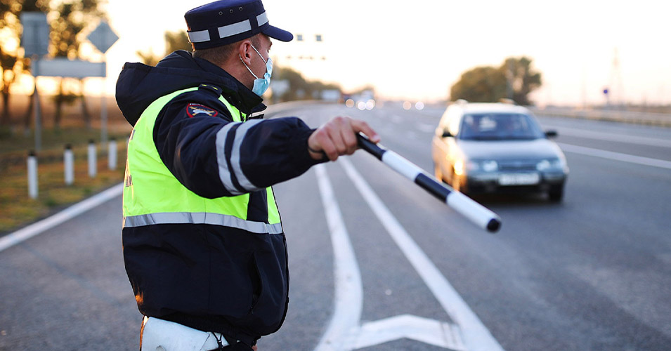 Для постановки авто или получения вод.прав